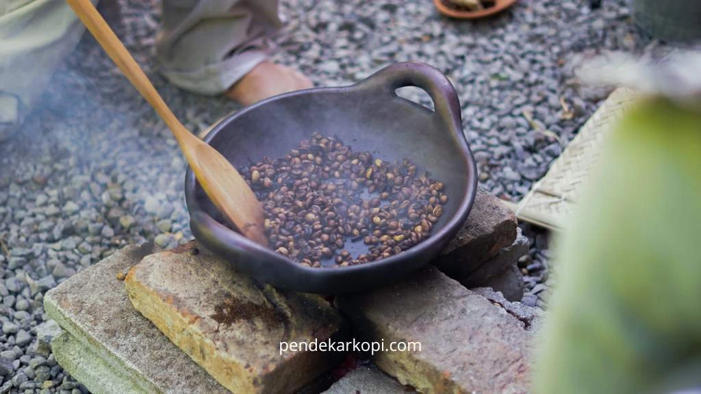 Cara menyangrai kopi secara manual untuk pemula