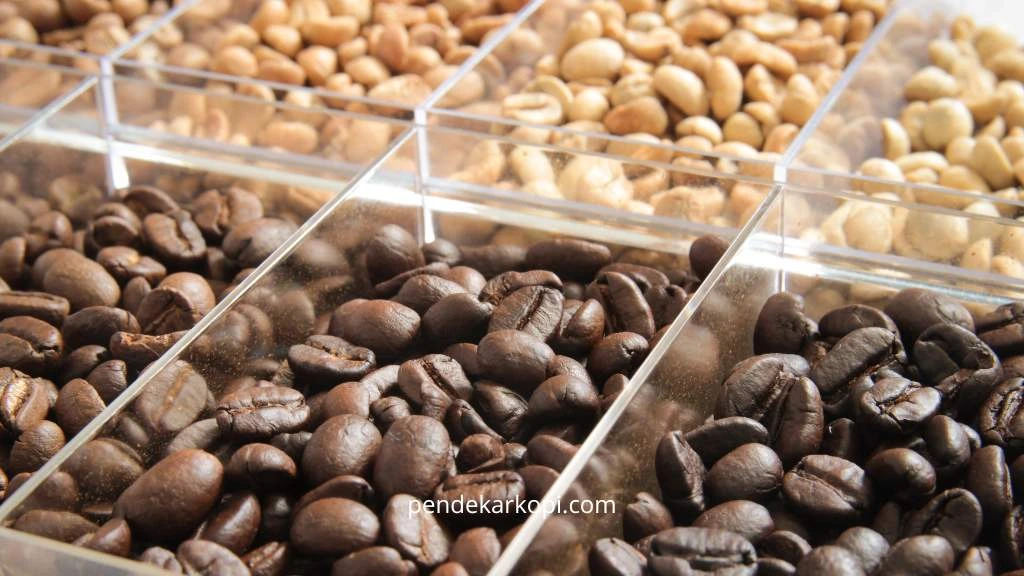 Tingkat kematangan biji kopi yang biasa dikenal: light roast, medium roast, medium-dark roast, dan dark roast.