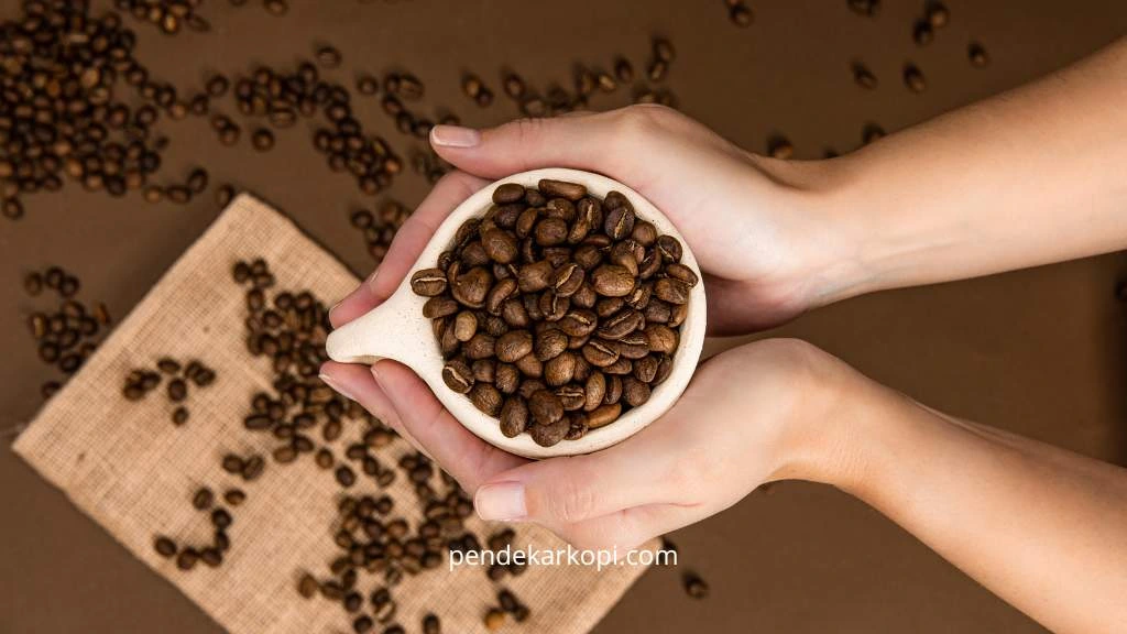 Cara Menentukan Tingkat Kematangan Biji Kopi yang Tepat