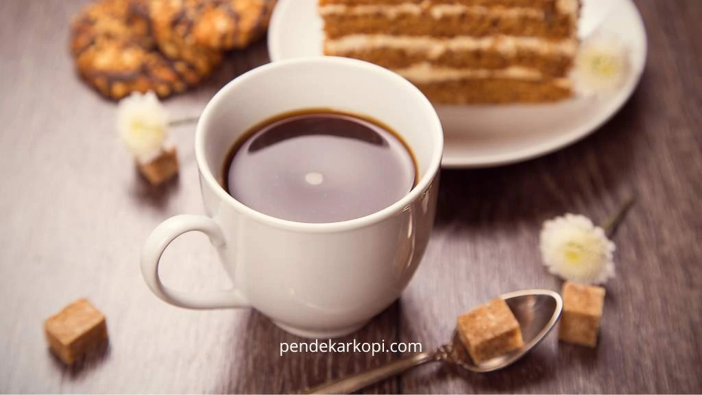 Makanan pendamping yang tepat dapat memperkaya rasa kopi.